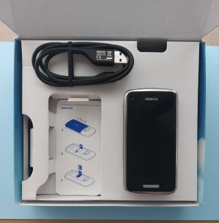 Nokia C6-01 RM-718 Movistar. Anno 2010.