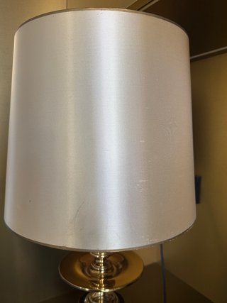 Lámpara de mesa vintage clásica.