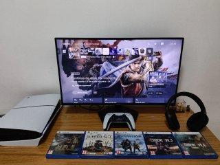 Consola PlayStation 5 + monitor + 5 Juegos