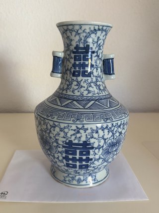Jarrón chino azul y blanco de cerámica