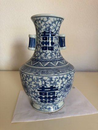 Jarrón chino azul y blanco de cerámica