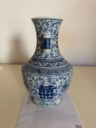Jarrón chino azul y blanco de cerámica
