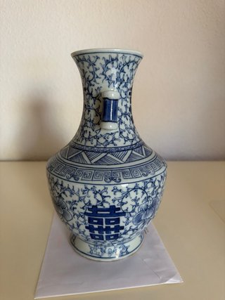 Jarrón chino azul y blanco de cerámica