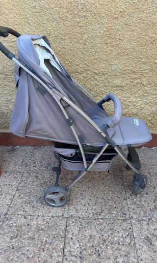 Silla de paseo ligera gris