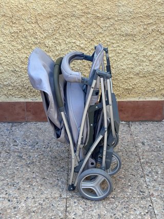 Silla de paseo ligera gris