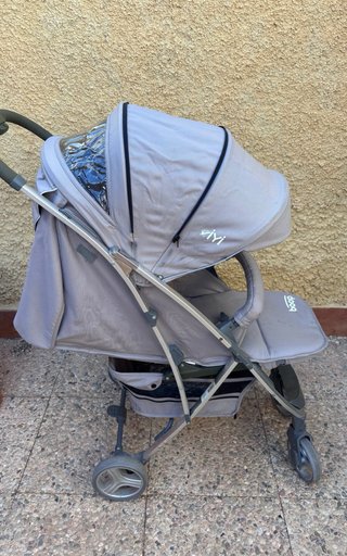 Silla de paseo ligera gris