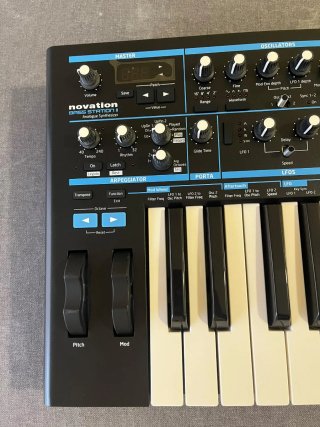 Novation Bass Station II Sintetizador Analógico