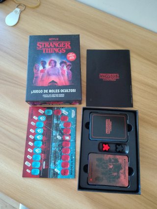 Juego de mesa Stranger Things Roles Ocultos