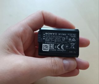 Cámara Sony A6000 con objetivo + Accesorios