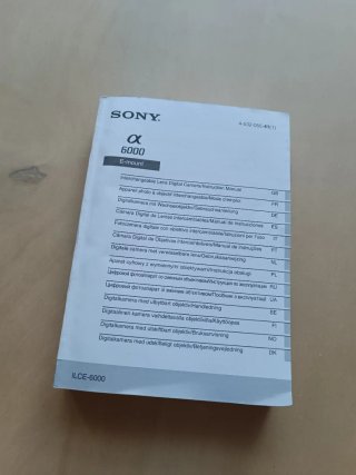 Cámara Sony A6000 con objetivo + Accesorios