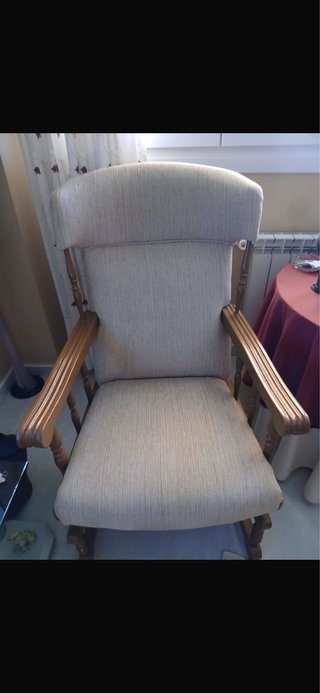 2 Mecedoras Vintage Madera y Tela Beige