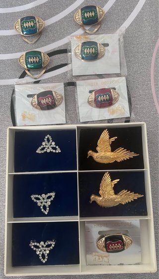 Lote Bisutería Vintage Pasapañuelos y Broches