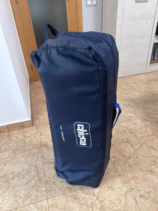 Cuna de viaje portátil azul y roja