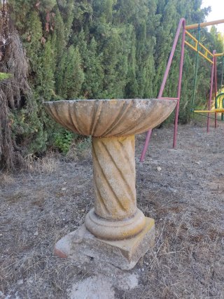Fuente de piedra decorativa