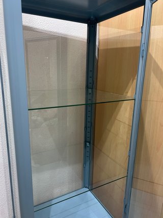 Vitrina azul cristal y metal con cerradura