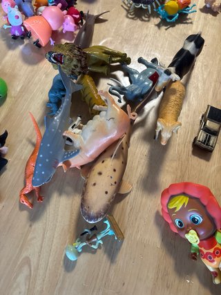 Lote variado de figuras y muñecos variados  +50