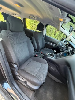Peugeot 5008 2011. 7 plazas