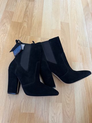 Botines de tacón negros