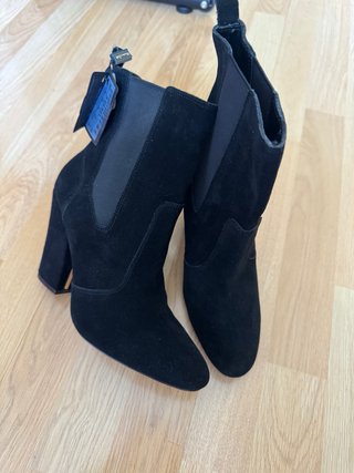 Botines de tacón negros