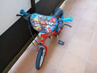 Bicicleta infantil Paw Patrol roja