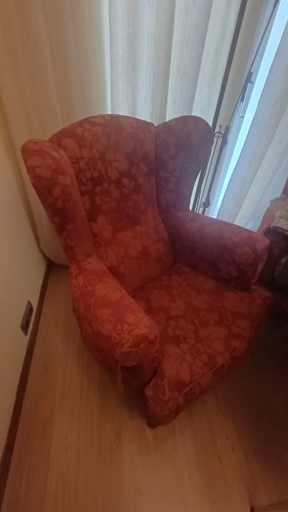 Sillón Orejero Clásico Rojo