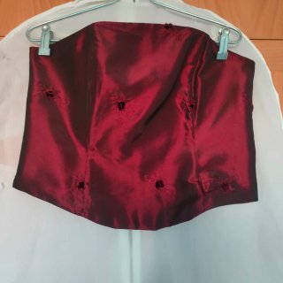 Corpiño y falda de mujer Talla 44 Granate