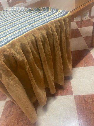 Mesa de comedor de madera y cristal