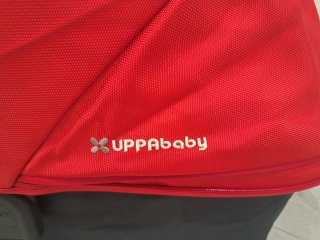 Capazo Uppababy Rojo y Negro