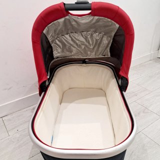 Capazo Uppababy Rojo y Negro