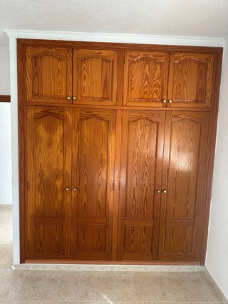 Puerta de armario de madera