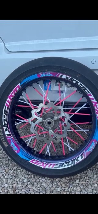 Ruedas SM con llantas personalizadas