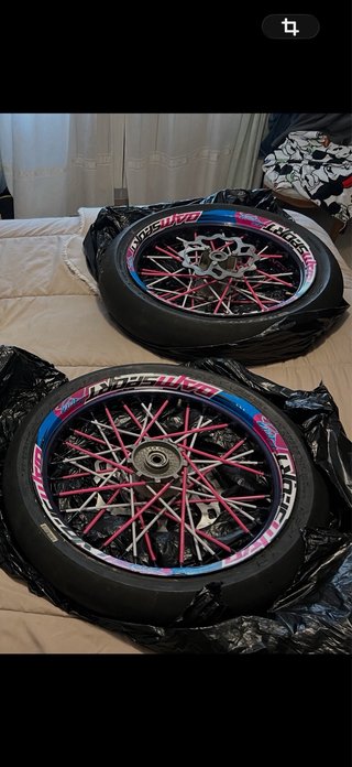 Ruedas SM con llantas personalizadas
