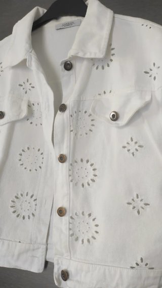 Gilet jeans bianco ricamato