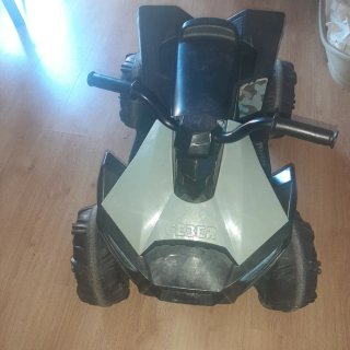 Cuadrimoto infantil negra y gris