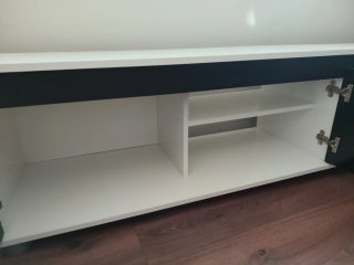 Mueble TV blanco y negro
