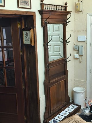 Perchero antiguo madera espejo