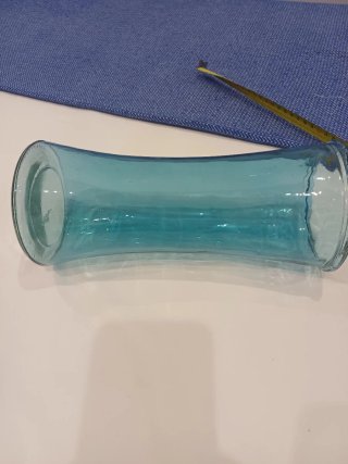Jarrón de cristal azul