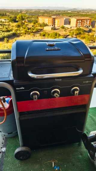 Char-Broil Barbacoa Híbrida Gas2Coal + Weber