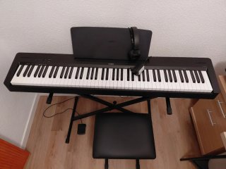 Piano Digital Yamaha P-145