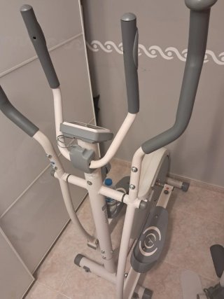 Banco de pesas,elíptica y maquina de musculacion