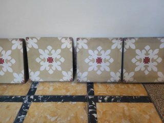 Baldosas hidráulicas antiguas decoradas