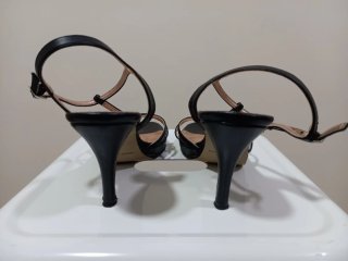 SANDALIAS DE TACÓN ADELA GIL