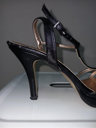 SANDALIAS DE TACÓN ADELA GIL