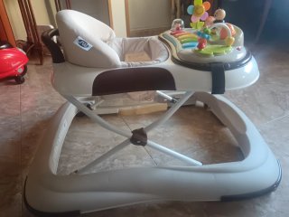 Andador infantil casi nuevo