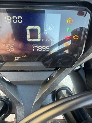 Honda CBR650R 2023 Roja y Negra