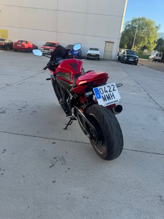 Honda CBR650R 2023 Roja y Negra