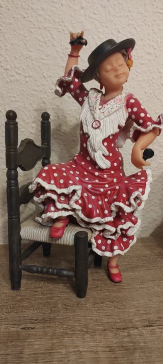 Figura Gitana Flamenca Roja