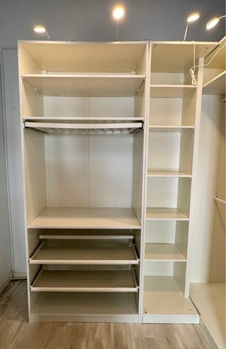 Vestidor: ArmarioPAX, Sofá-cama, Espejo, Alfombra