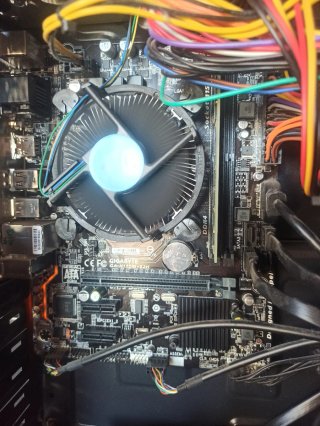 PC i3 7ª Gen 8GB RAM Gigabyte H110M-S2H