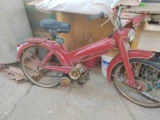Moped Clásica Roja